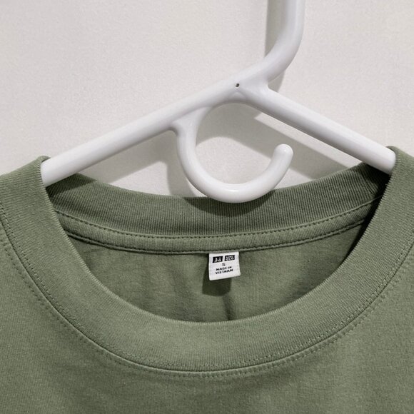 Uniqlo Men's T-shirt, Green, size S - Picture 3 of 10